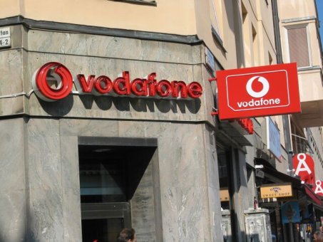 Vodafone: Neonskylt profil 2. Sammarbete med Art Form